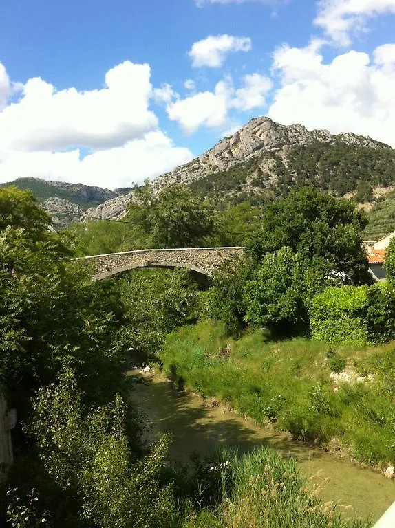 Les Arcades Le Lion D'Or Hotel Buis-les-Baronnies